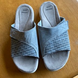 Casual sandals for walking?